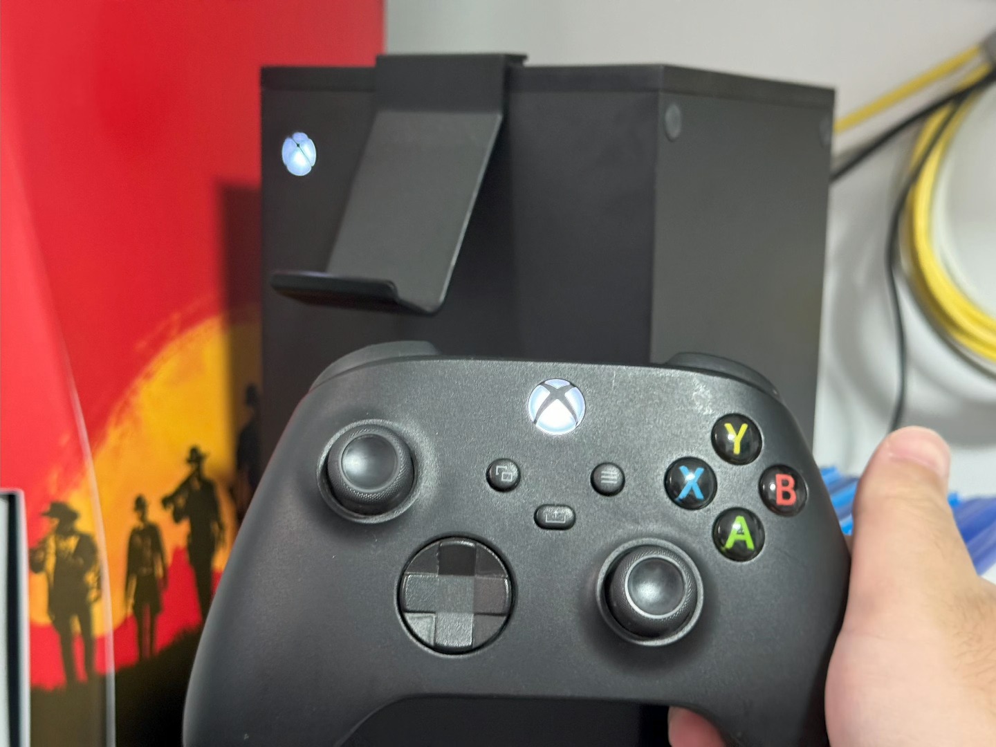 微软xbox主机太厉害了,一边打游戏一边听歌