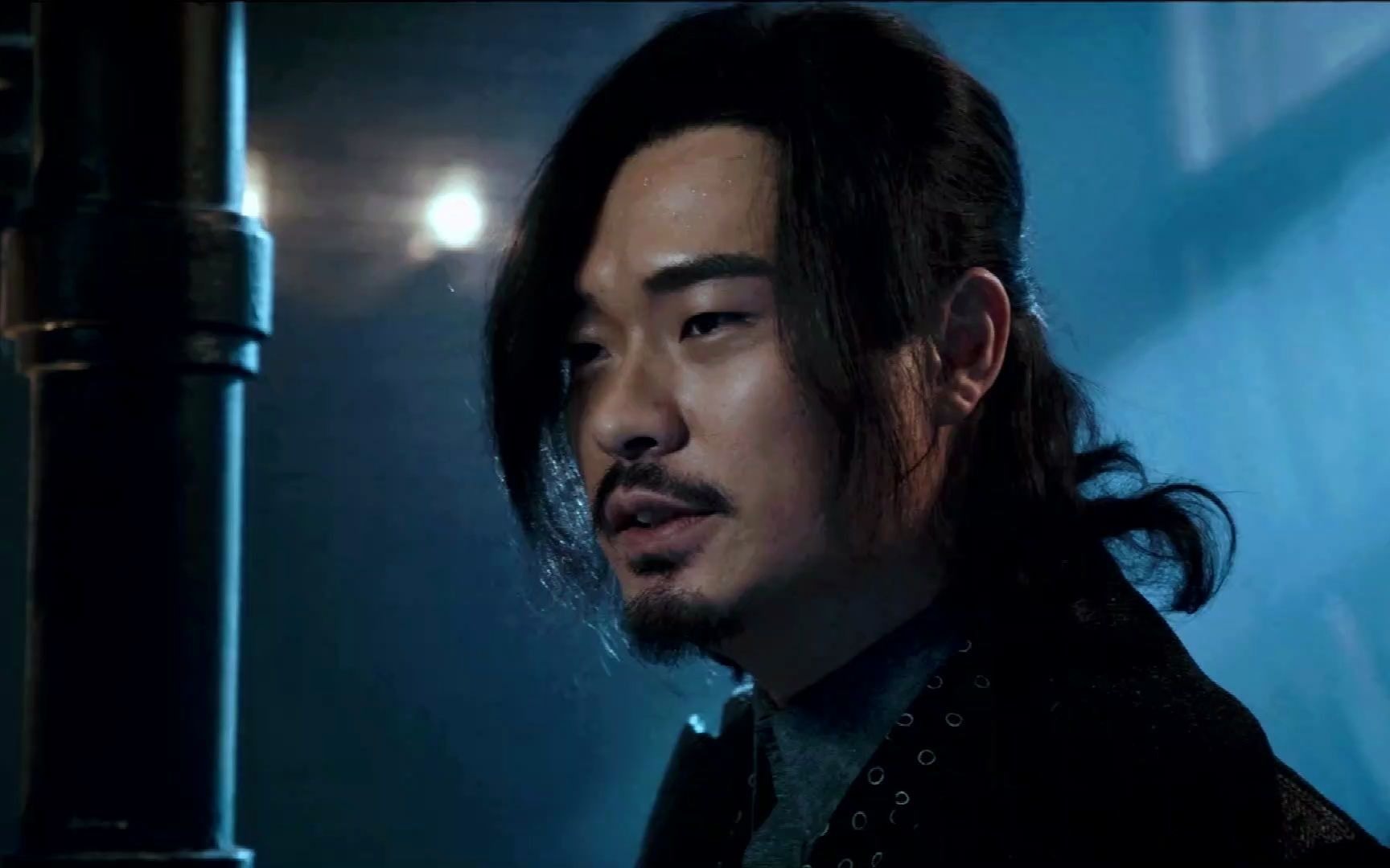 瞄准秦雪在游乐场发生事故从旋转木马掉下来池铁城飞身相救