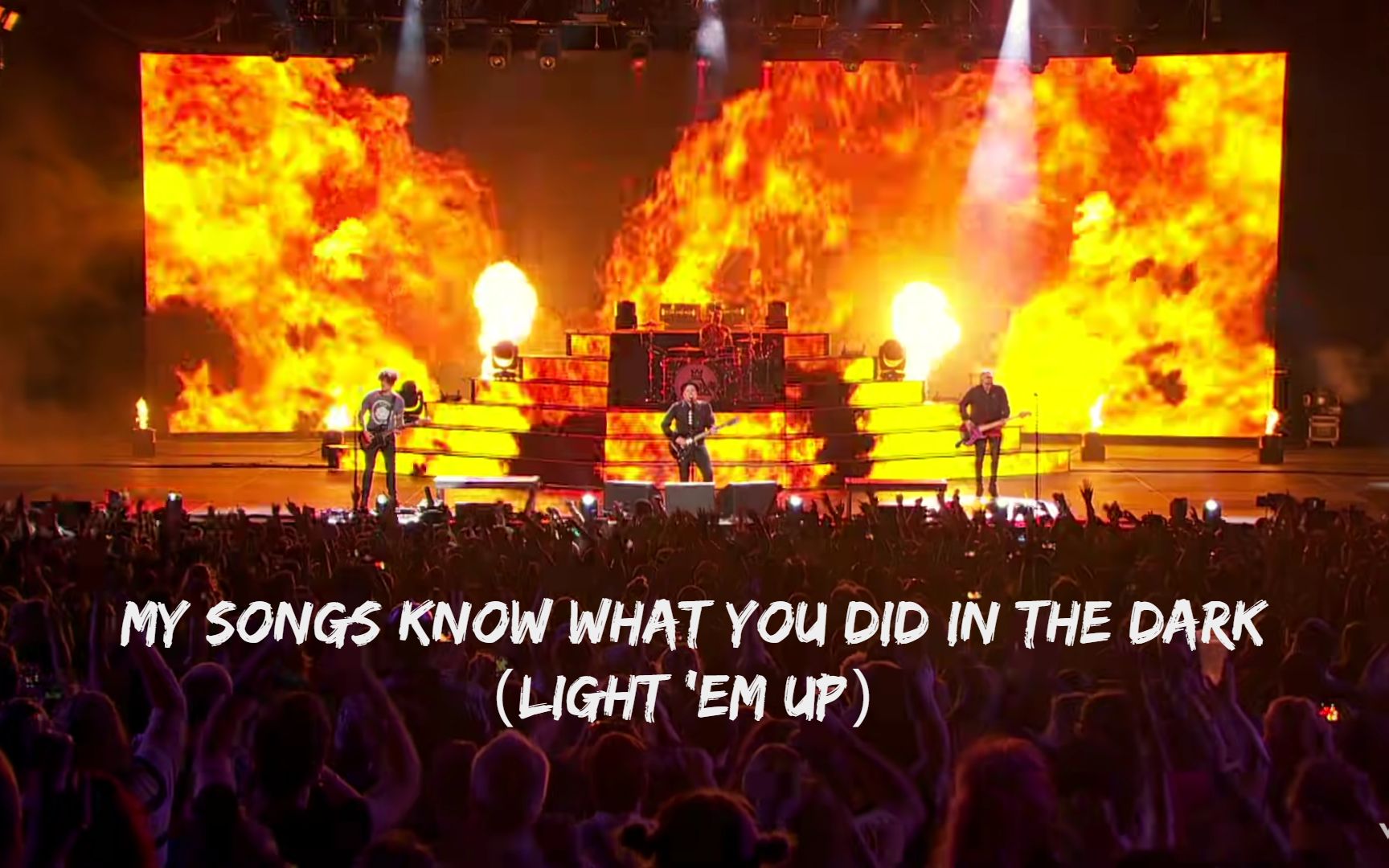 [图]【中英字幕】My Songs Know What You Did in the Dark (Light 'Em Up) - Fall Out Boys