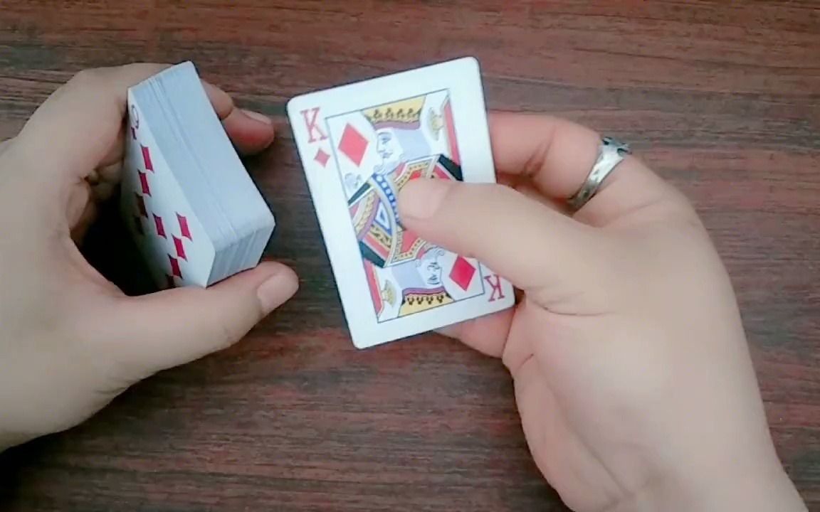 扑克魔术控牌手法揭秘,纸牌入门基本功,进来了解