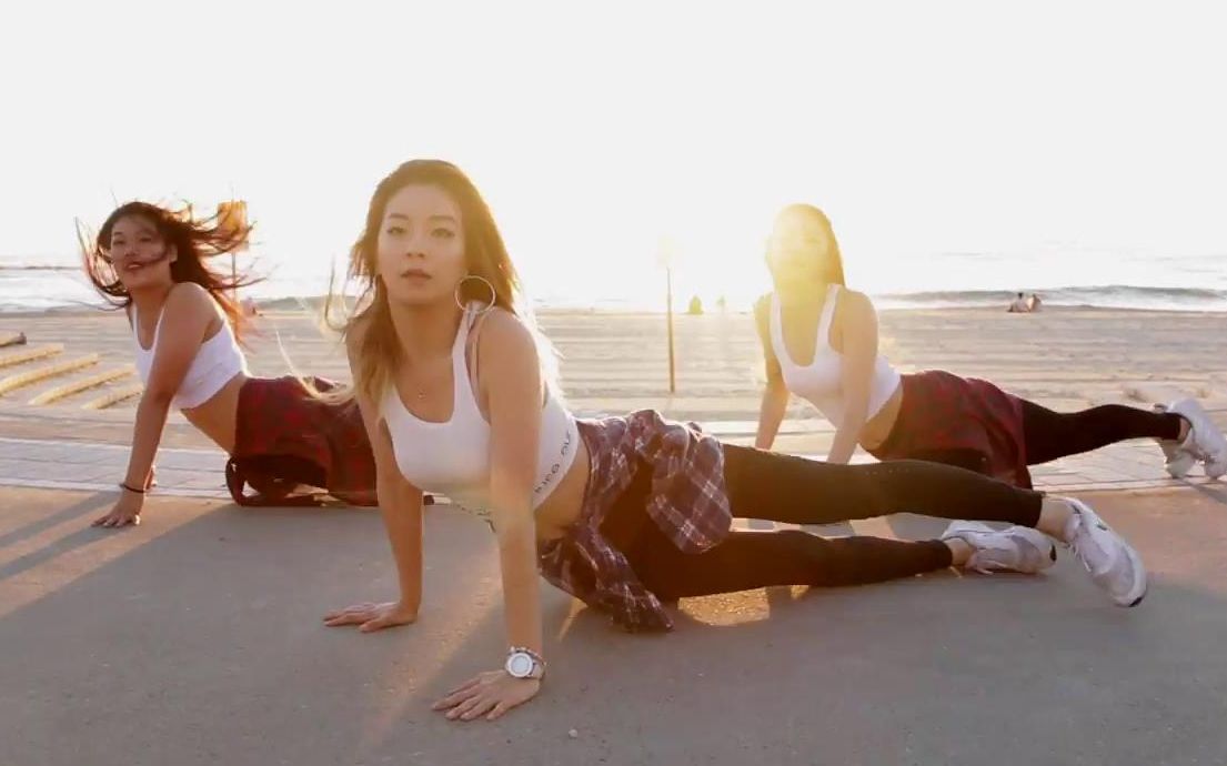 【海边日出妹纸齐舞】好身材imiss性感jazz编舞a妹into you