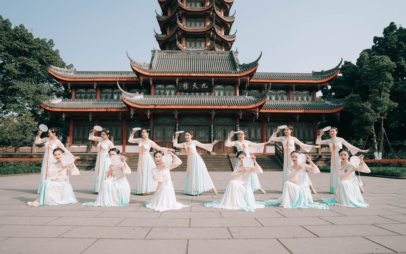 古典舞《清平乐》君王看了都要乐呵!【单色舞蹈】_哔哩哔哩_bilibili