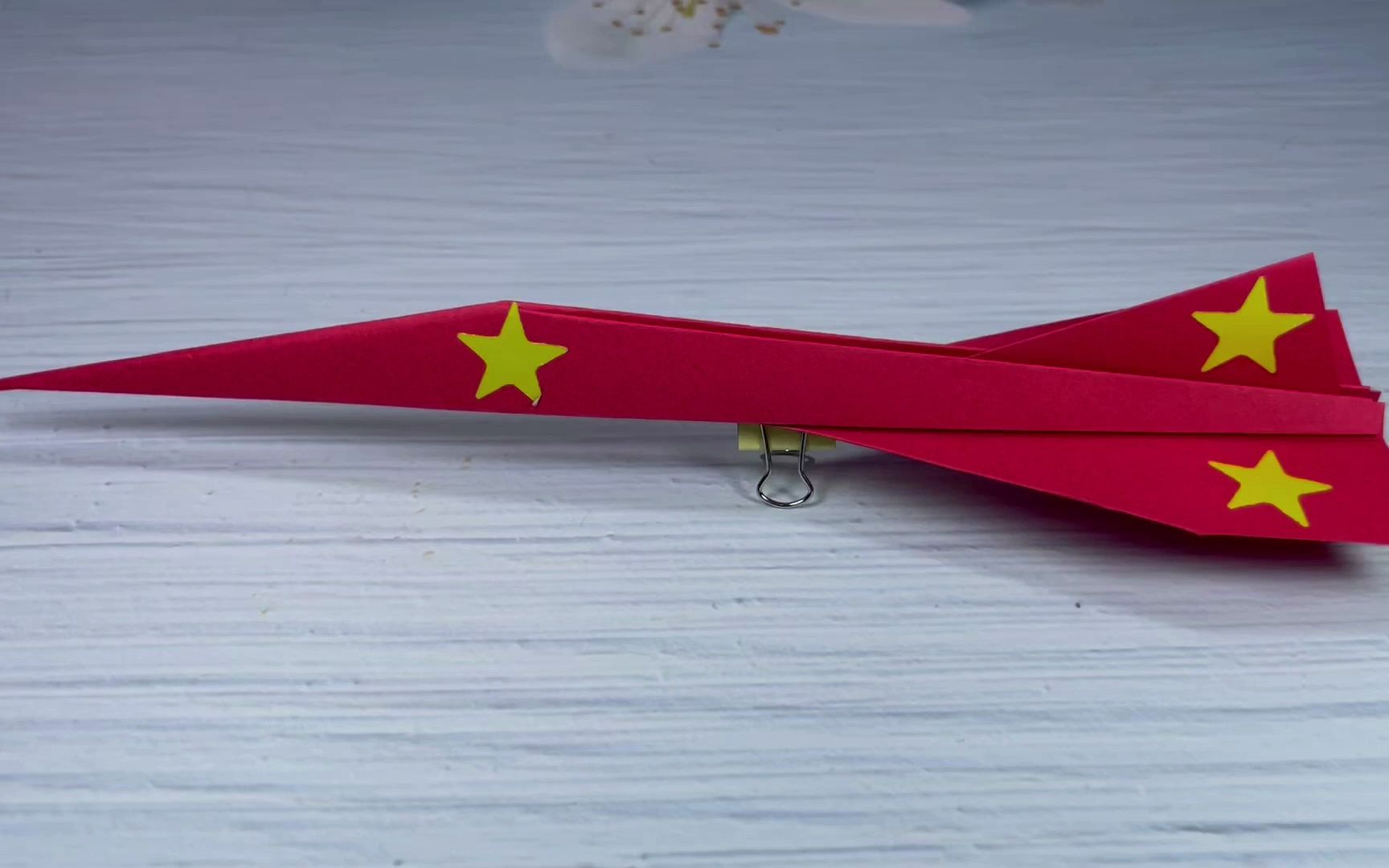 折纸战斗机,一架超好看的纸飞机简单易学,创意手工制作