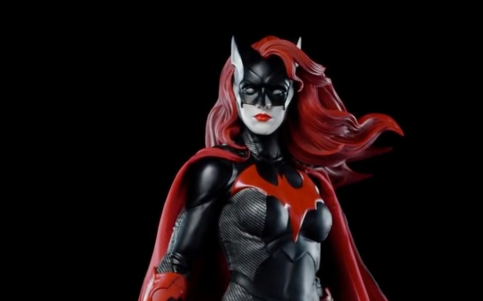 蝙蝠侠叫姥爷,蝙蝠女侠你们叫她什么呢?