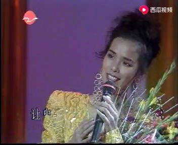 [图]东方电视台台歌《风从东方来》（1993年开播版韦唯演唱）