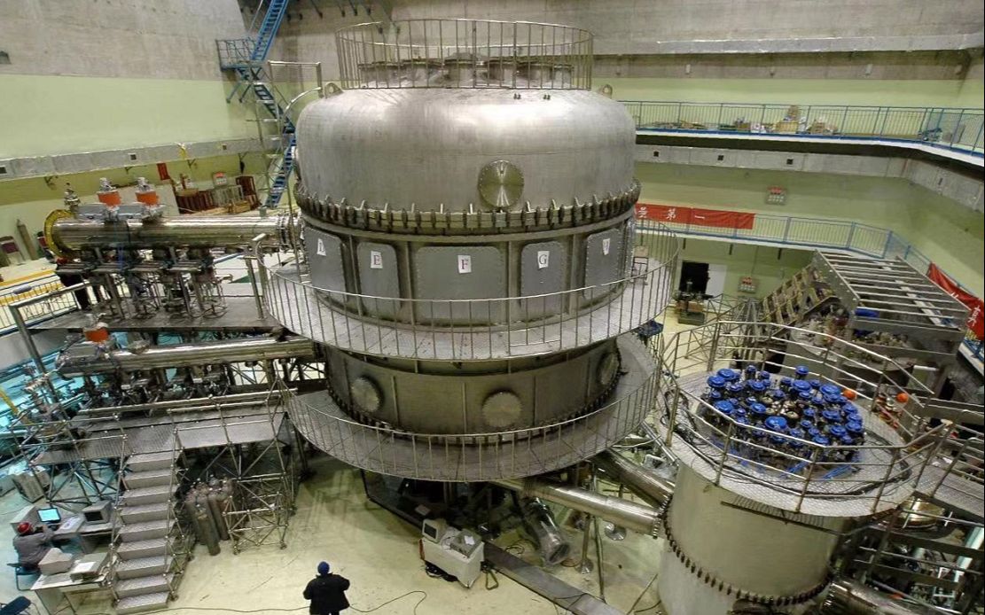 100多个核燃料组件管道容纳五千万温度超级工程震惊整个科学界