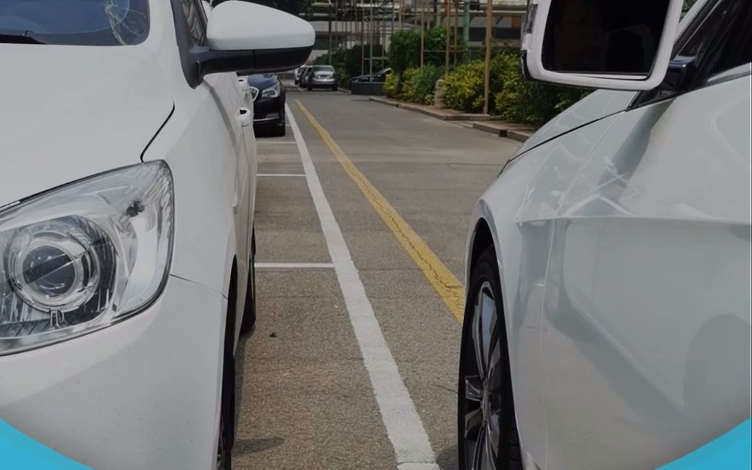 新手窄路会车时,看这里就可以保证安全通过!