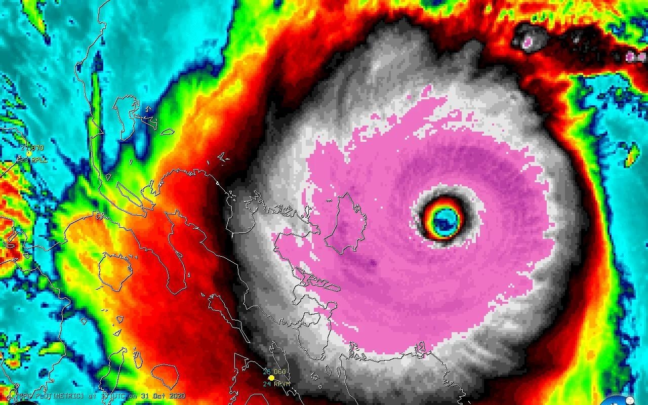 超强台风天鹅登陆云图动画