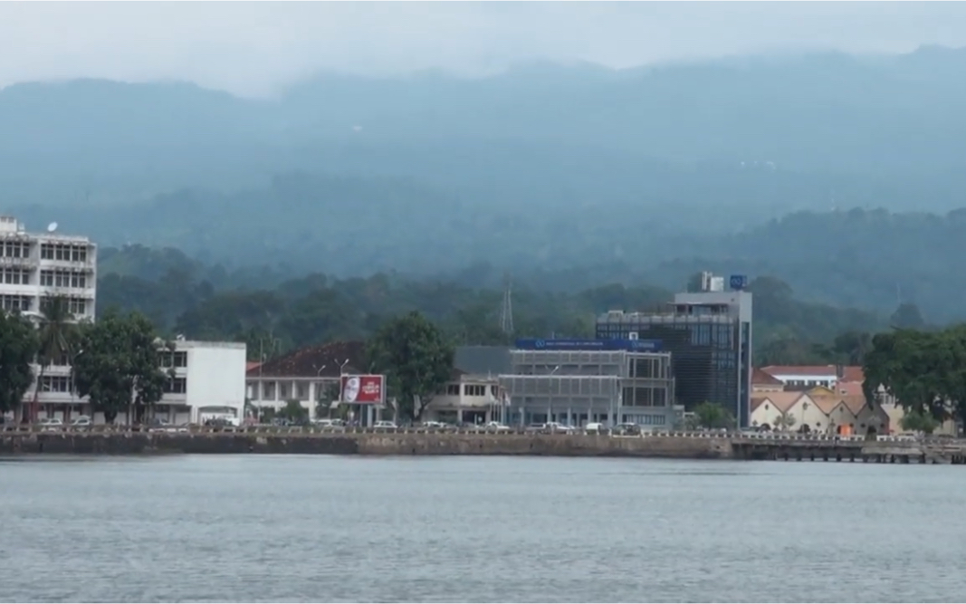 葡语系非洲岛国圣多美和普林西比首都圣多美(Sao Tome)的景象哔哩哔哩bilibili