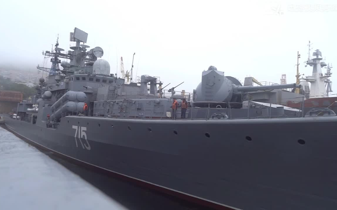 近距离观看俄海军现代级驱逐舰