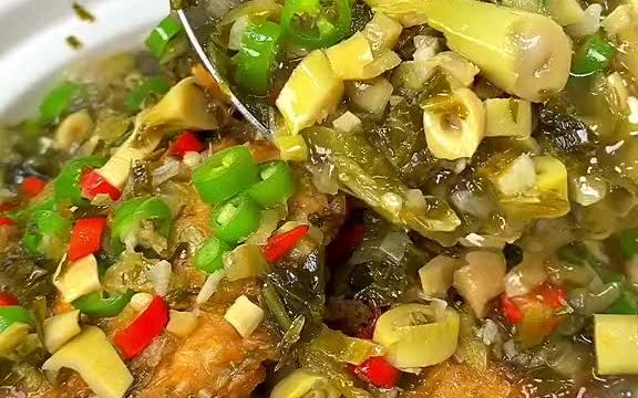 开胃农家菜酸菜小笋荷包蛋