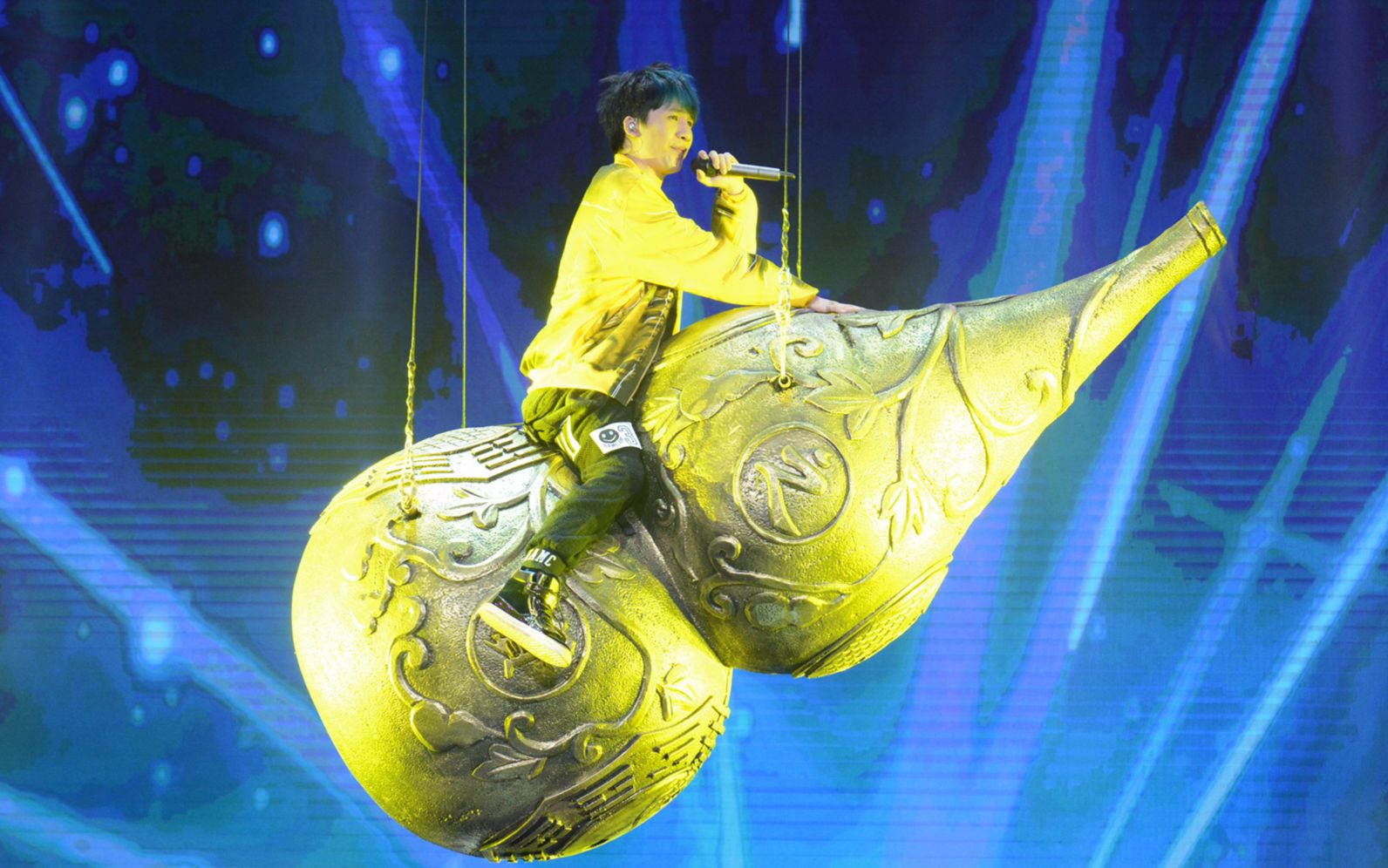 大张伟20170128江苏春晚葫芦娃机器人rap