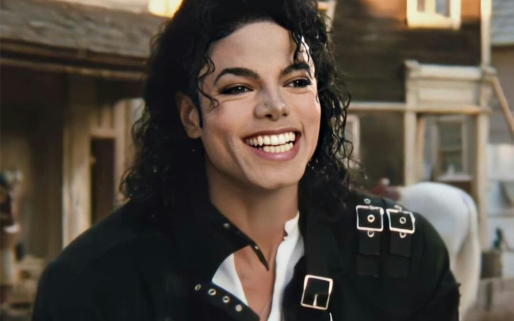 迈克尔杰克逊笑容照片图片