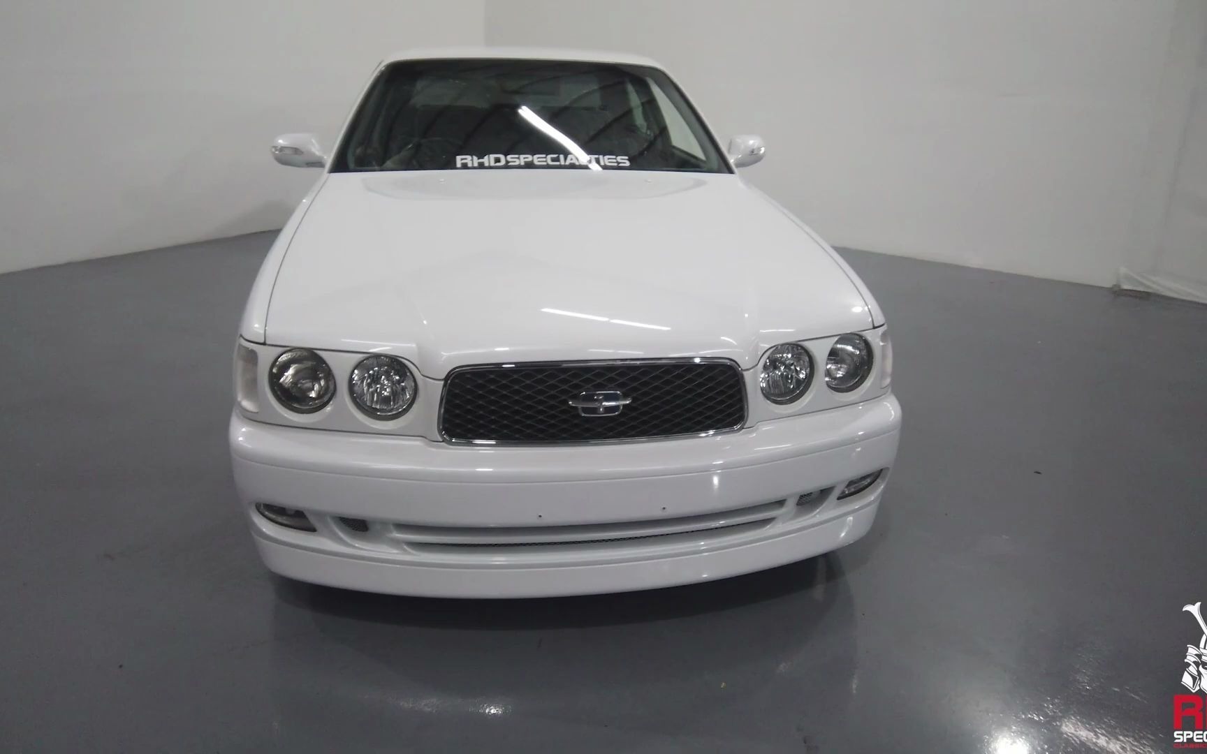 【日本老车实拍系列】——日产gloria_哔哩哔哩 (゜-゜)つロ 干杯