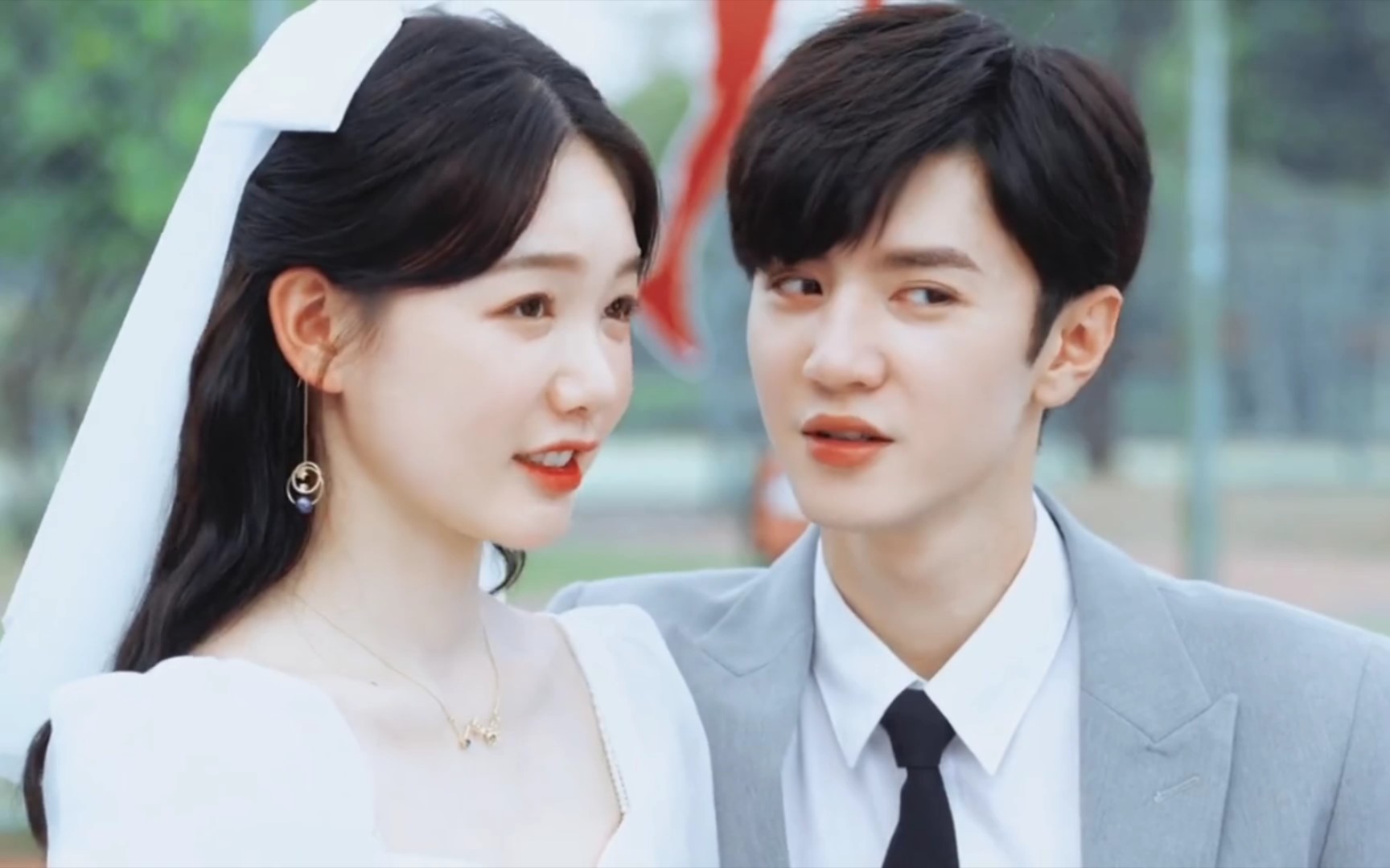 好上头,周斯越丁羡婚纱照来了!又是撒狗粮的一天!_哔哩哔哩_bilibili