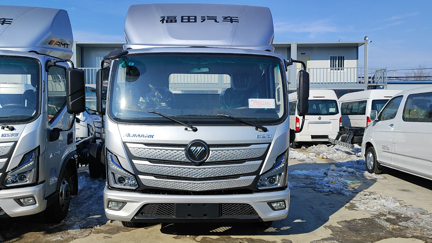 自动挡单排4米2底盘康明斯发动机