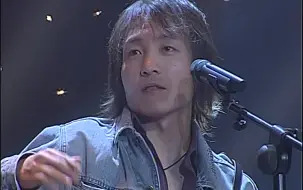 Download Video: 【许巍】2003.2.23《天地英雄 校园行》邀你「时光·漫步」