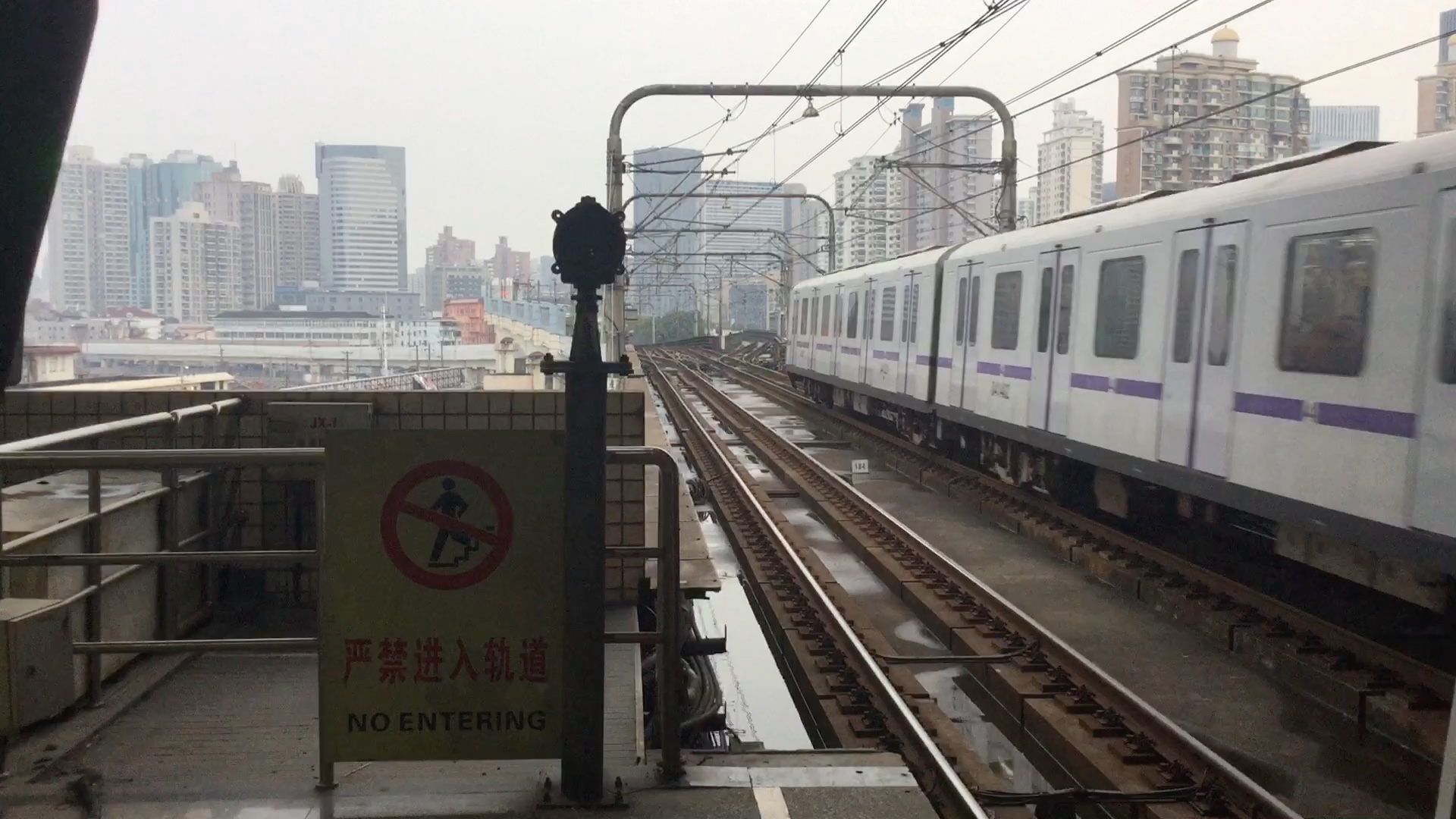 上海地铁3,4号线宝山路站实录