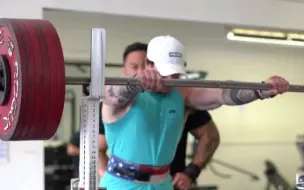 Télécharger la video: 蒋哈克JohnHaack深蹲335kg（6.4）