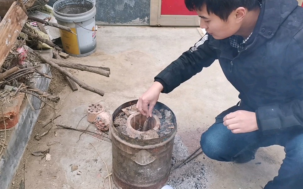 小时候过年才生的炉子,满满的回忆,知道的都结婚了吧?