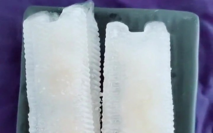 [图]【ice eating sound】【授权转载】好像带麦录的吃冰视频声音会有点闷闷的