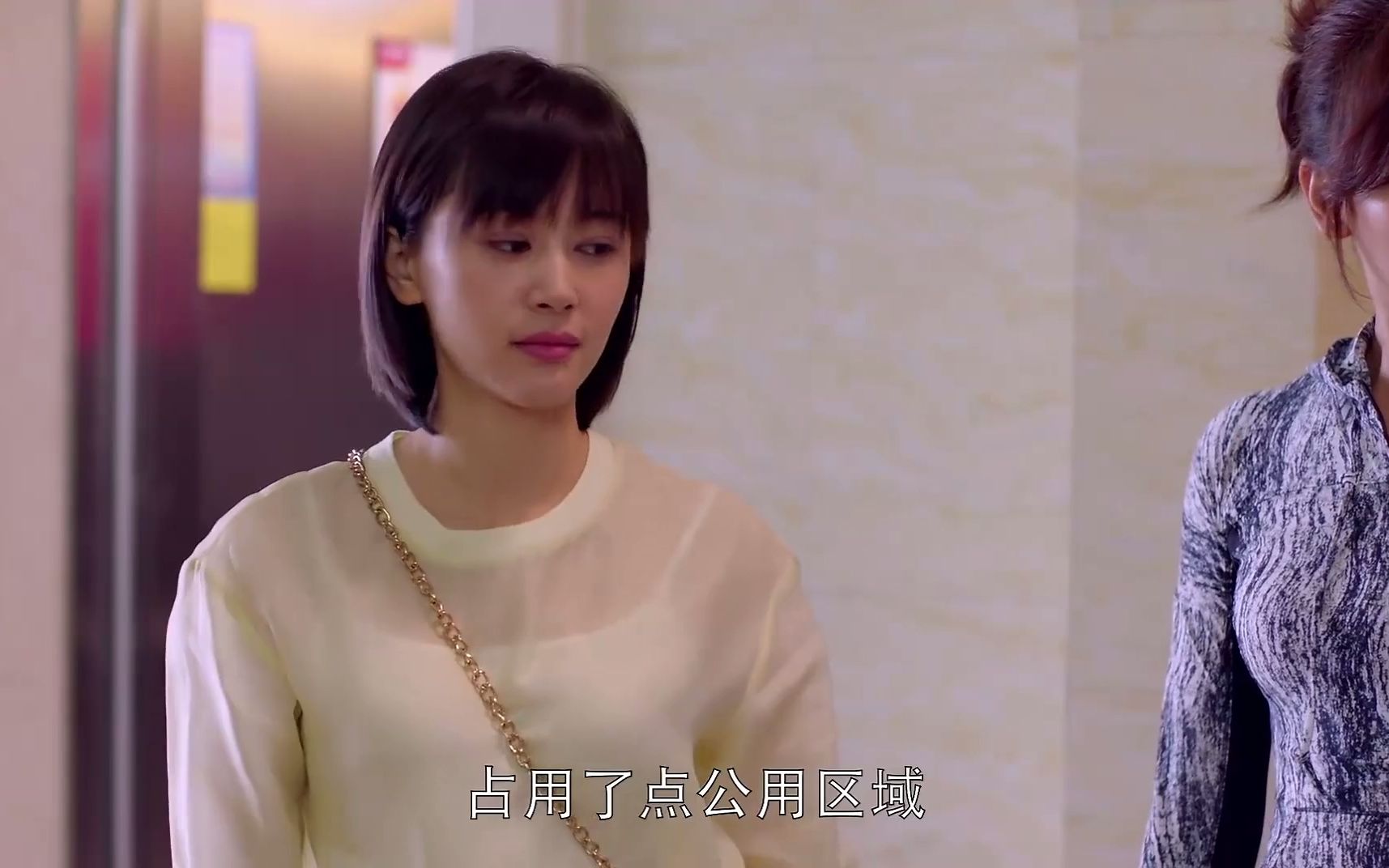 【欢乐颂】樊胜美处理换季衣服,曲筱绡竟嘲笑她是地摊货,樊胜美震惊