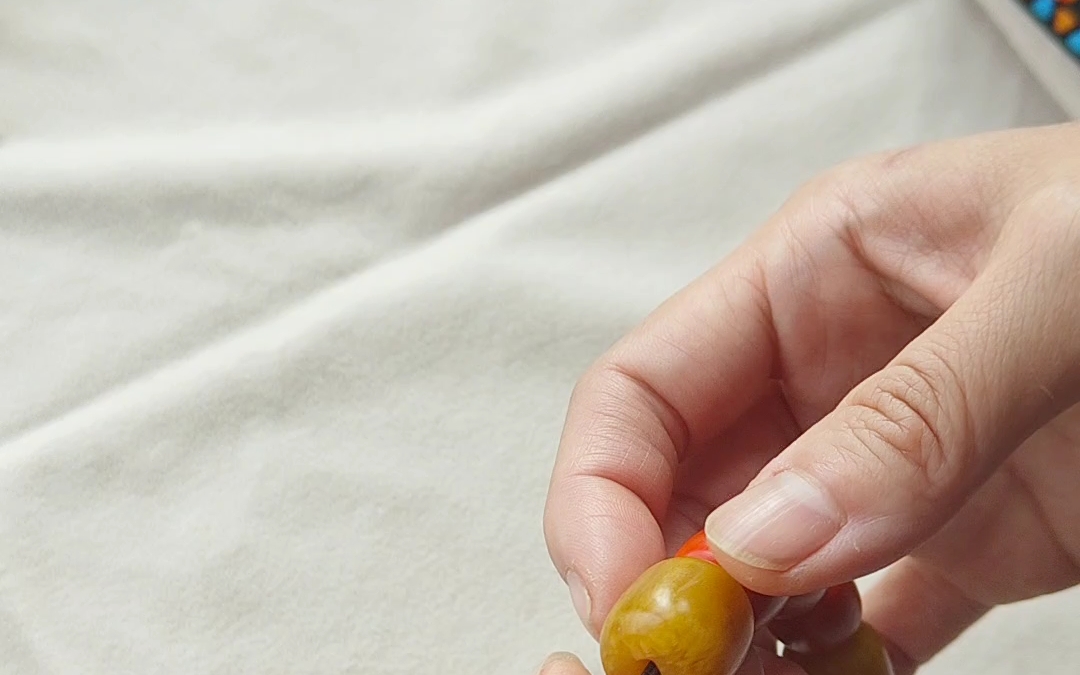 老艺人收藏的雪巴珠