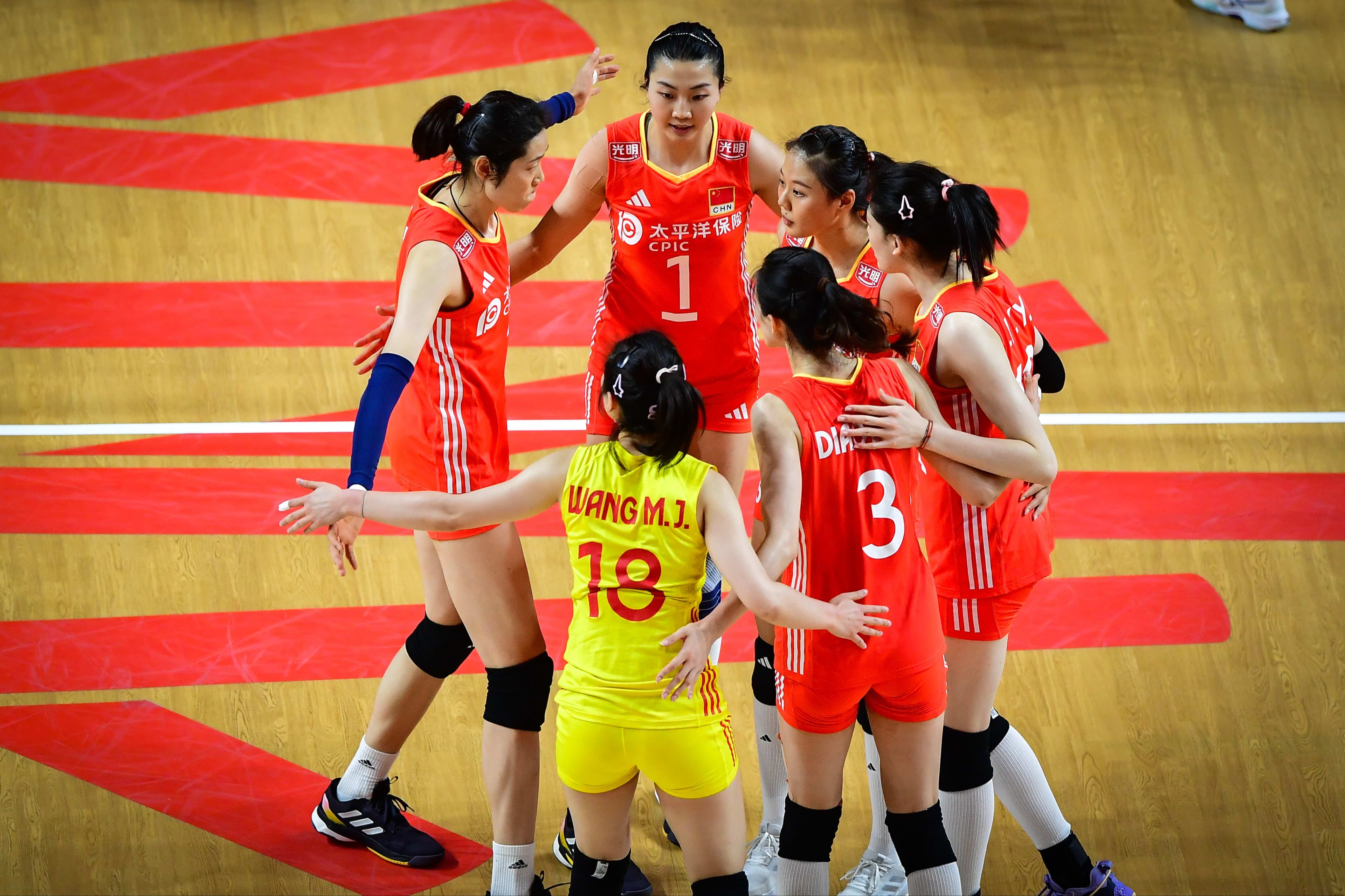 【普|席睿、李颖】中国 vs 德国  Week 3  Women's VNL 2024哔哩哔哩bilibili