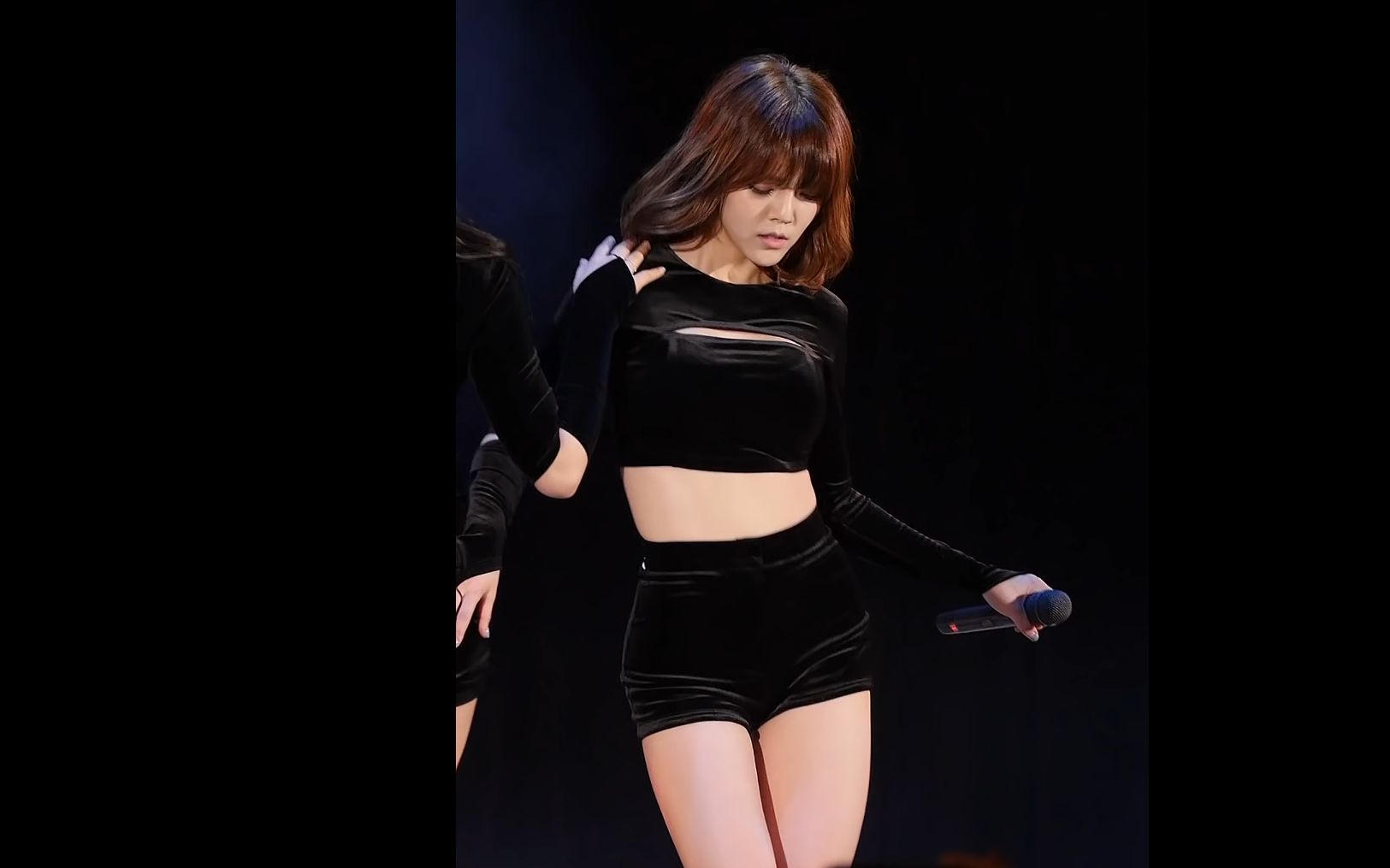 [图]AOA 申智珉 短裙（Miniskirt）高清直拍合集（竖屏）精选11P