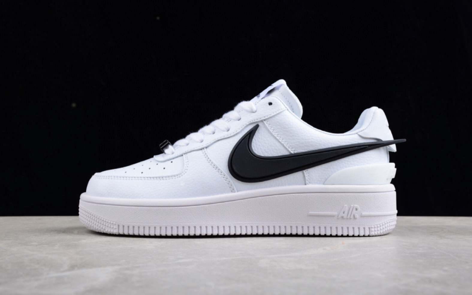 耐克 ambush x nike air force 1 phantom 联名空军一号低帮板鞋 dv3