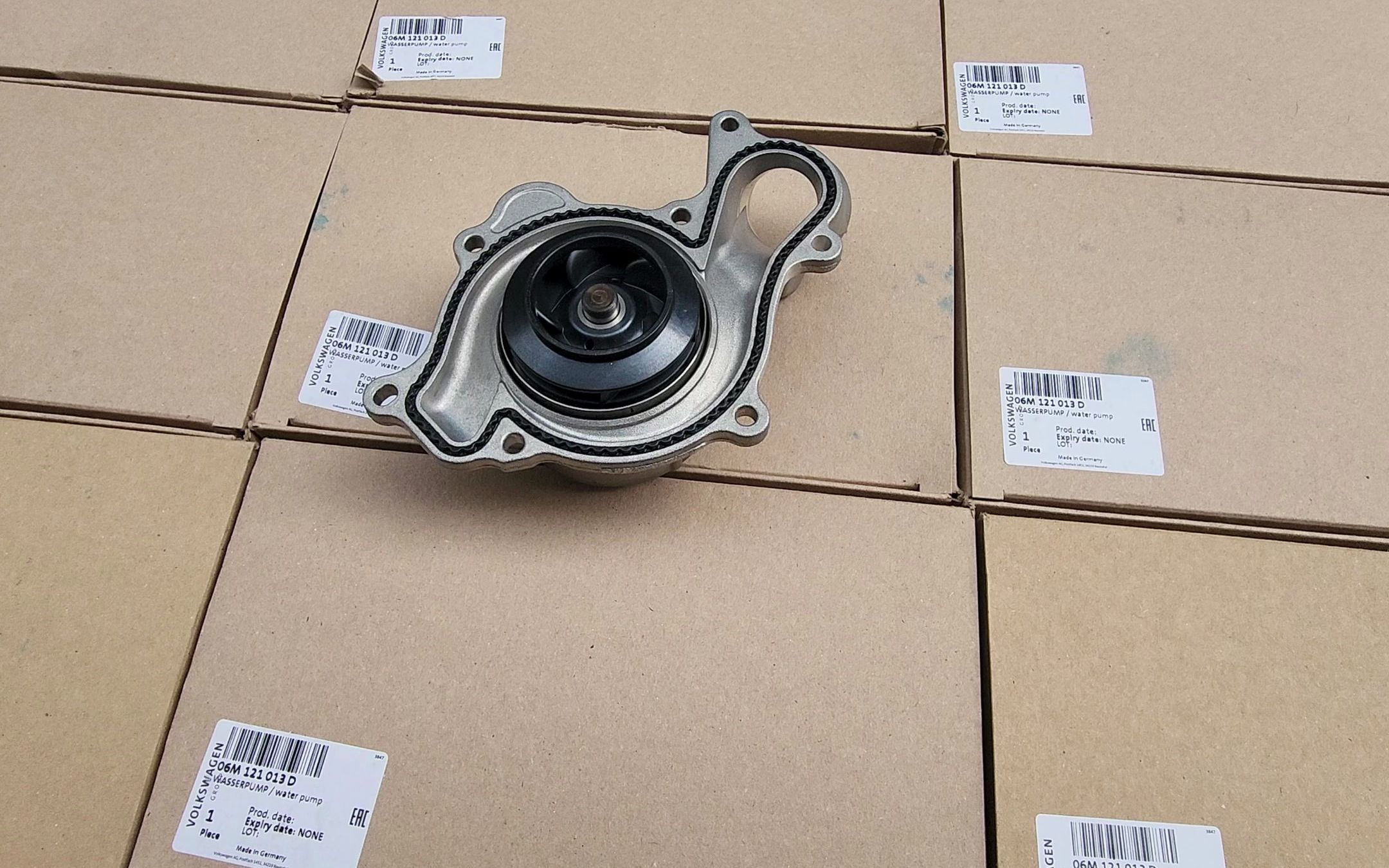 0t 水泵 原装进口 #奥迪q7水泵 #大众途锐水泵 #保时捷卡宴水泵_哔哩