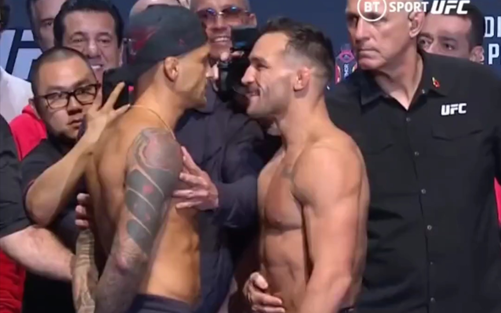 ufc281 "铁人"钱德勒vs"钻石"普瓦里尔 赛前称重对视