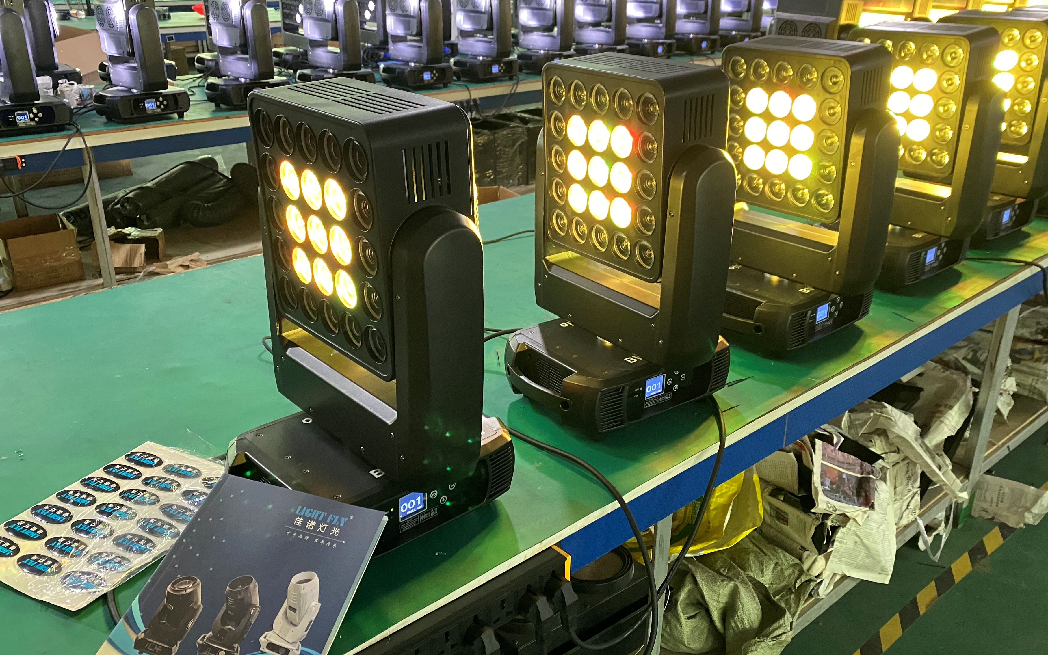 舞台灯光流行led矩阵灯打造梦幻矩阵效果