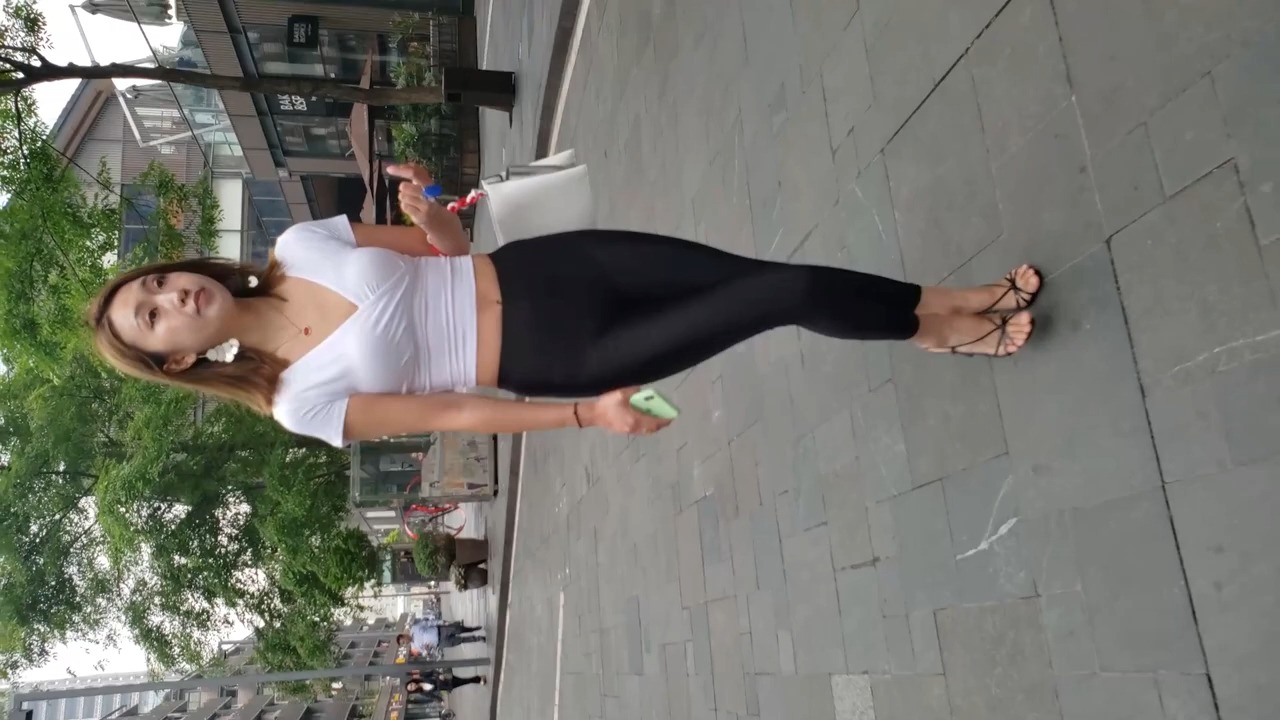 162-街拍黑色紧身瑜伽裤美女