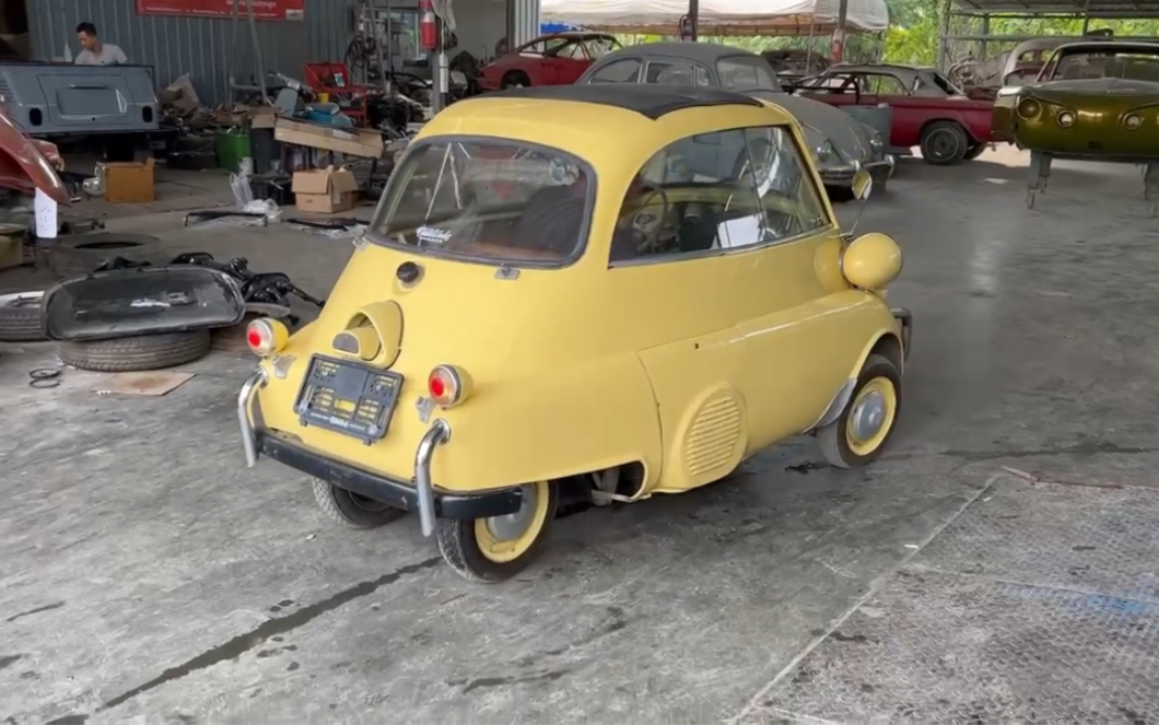 泰国修理厂的宝马老年代步车——蛋形车lsetta