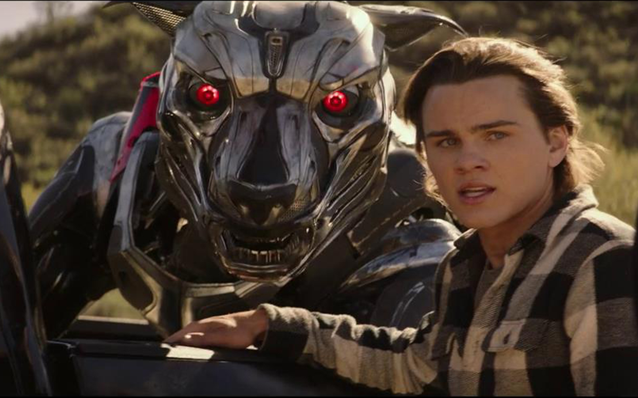 小伙捡到了一只机器狗,专门喝汽油,战斗力超强