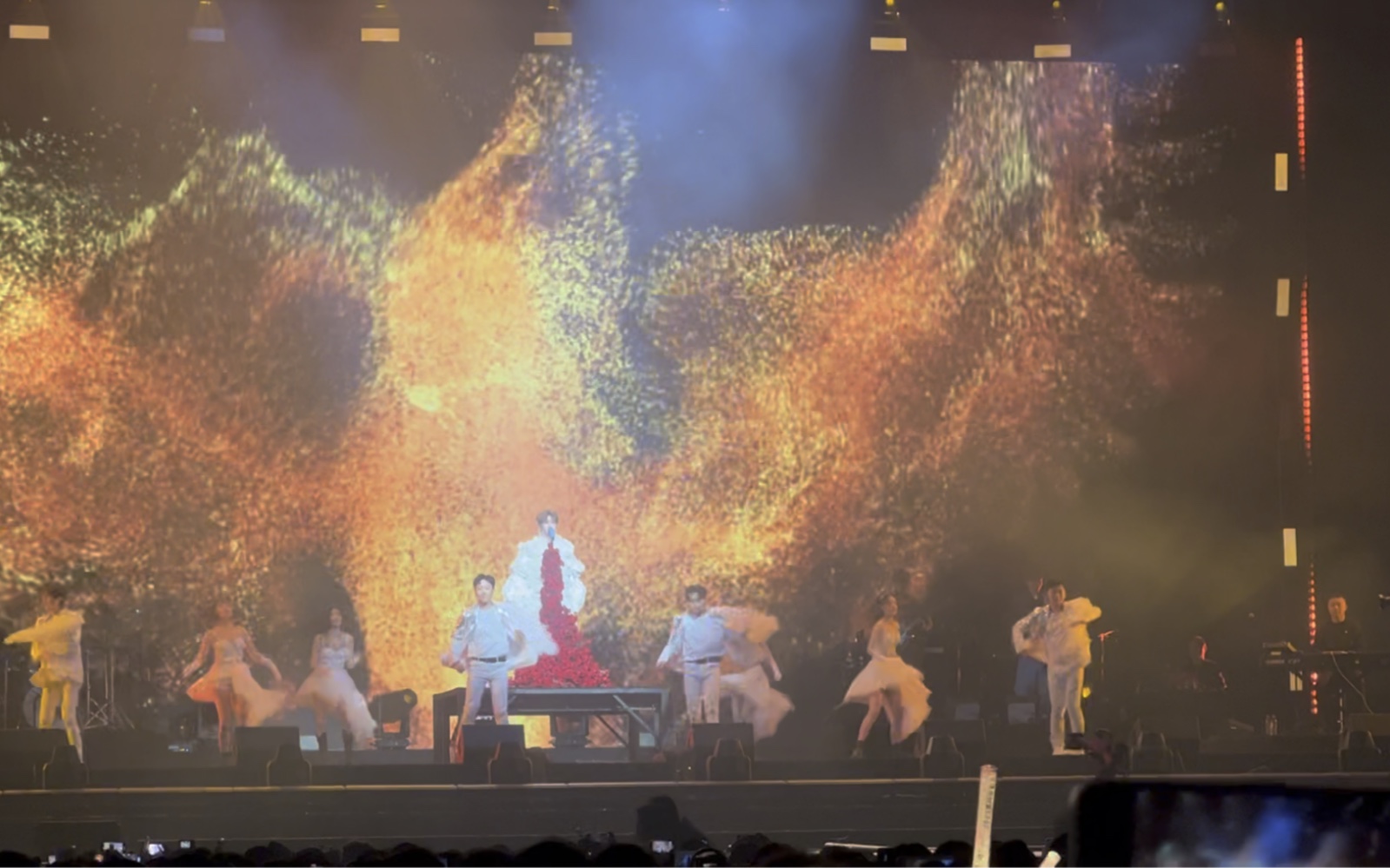 张远长沙嘉宾巡回演唱会现场-太子哼