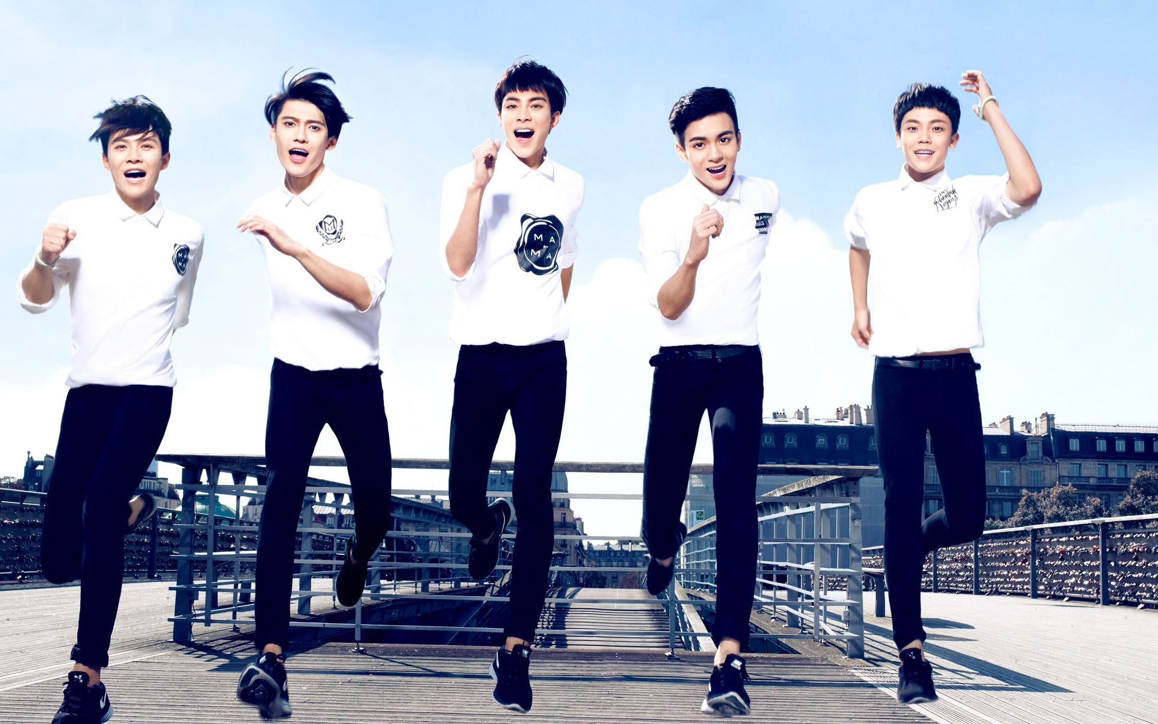 这杯酒,敬天真无邪的少年时代!