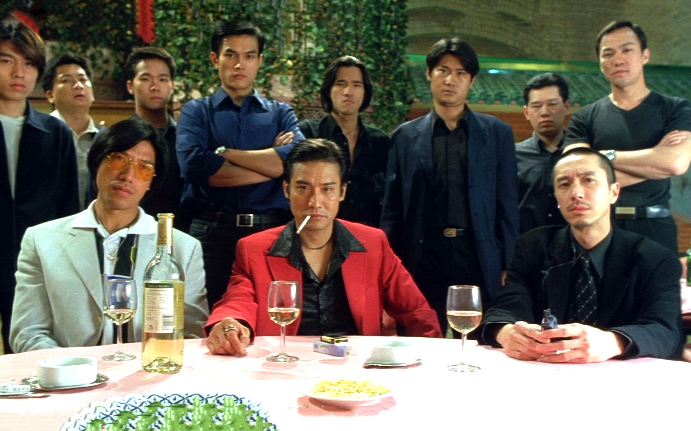 香港史上最不正经的黑帮片,梁家辉一个口误掀起的另