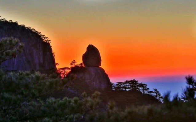 王安石的诗《登飞来峰》借景抒怀 表达了自己变法图强的雄心壮志