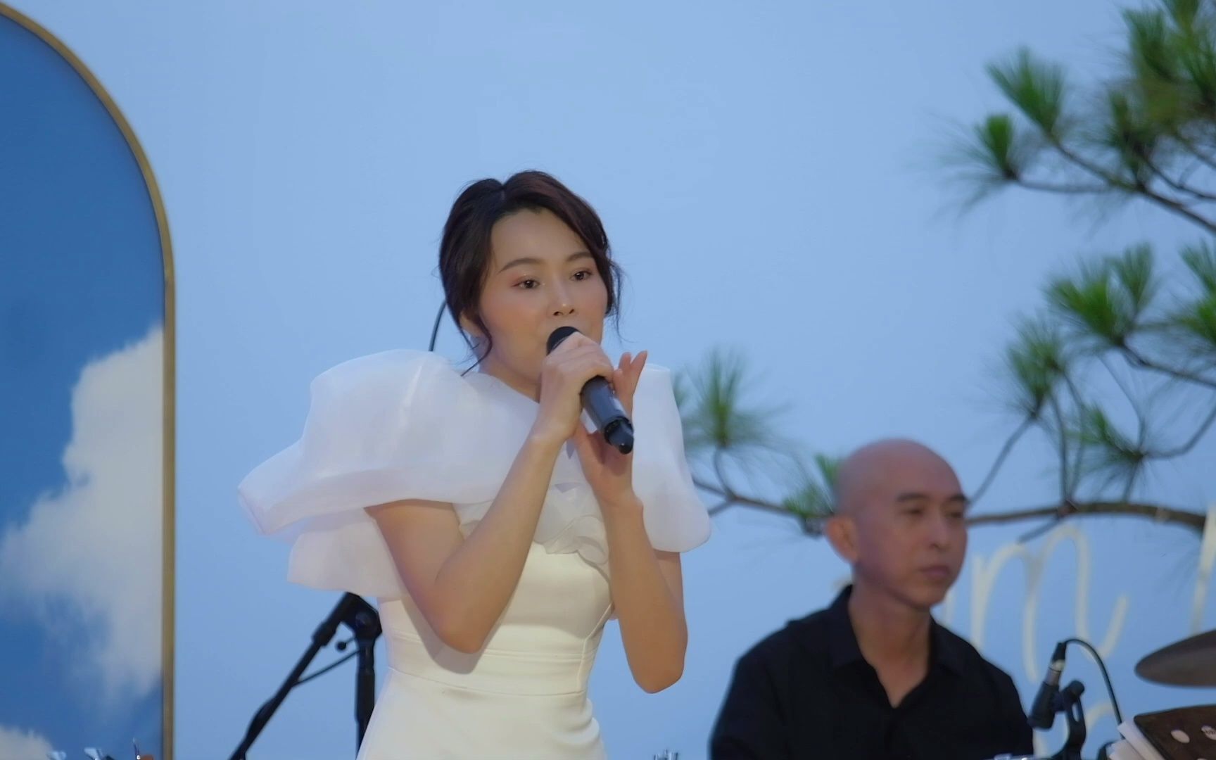 [图]Donna,Donna ( Claude françois) THUỲ DUNG live at Mây Lang Thang