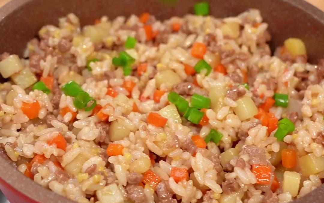 牛肉做成这样的照烧饭给孩子吃吧,又香又嫩,营养满满,孩子很喜欢