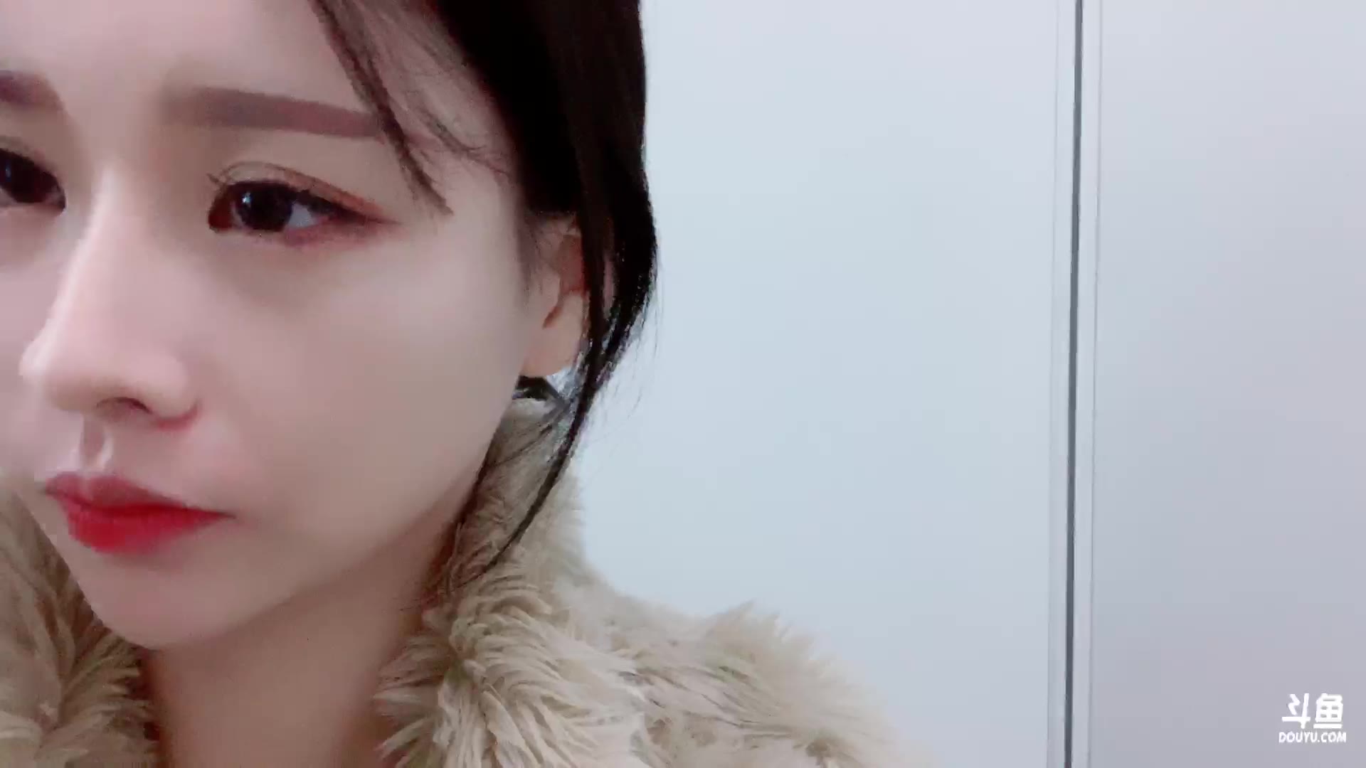 无敌小可爱桃桃2020011118时4分斗鱼年度盛典现场