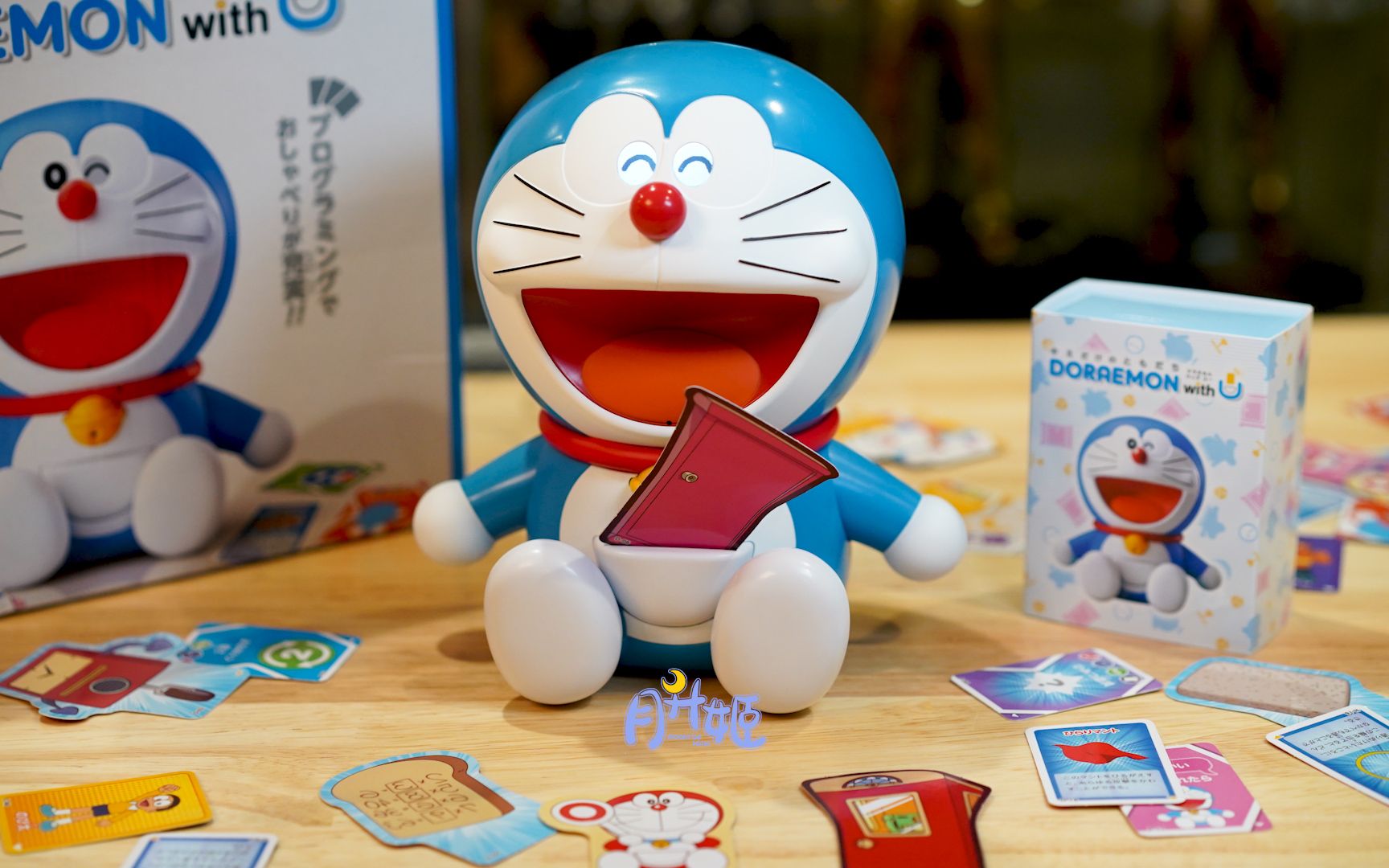 可编程的哆啦a梦智能机器人会唱会跳会rap月升