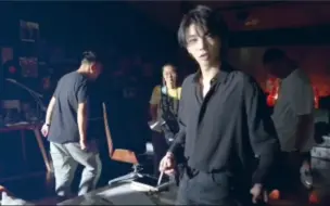 Download Video: 《华晨宇》赫莲娜广告拍摄花絮