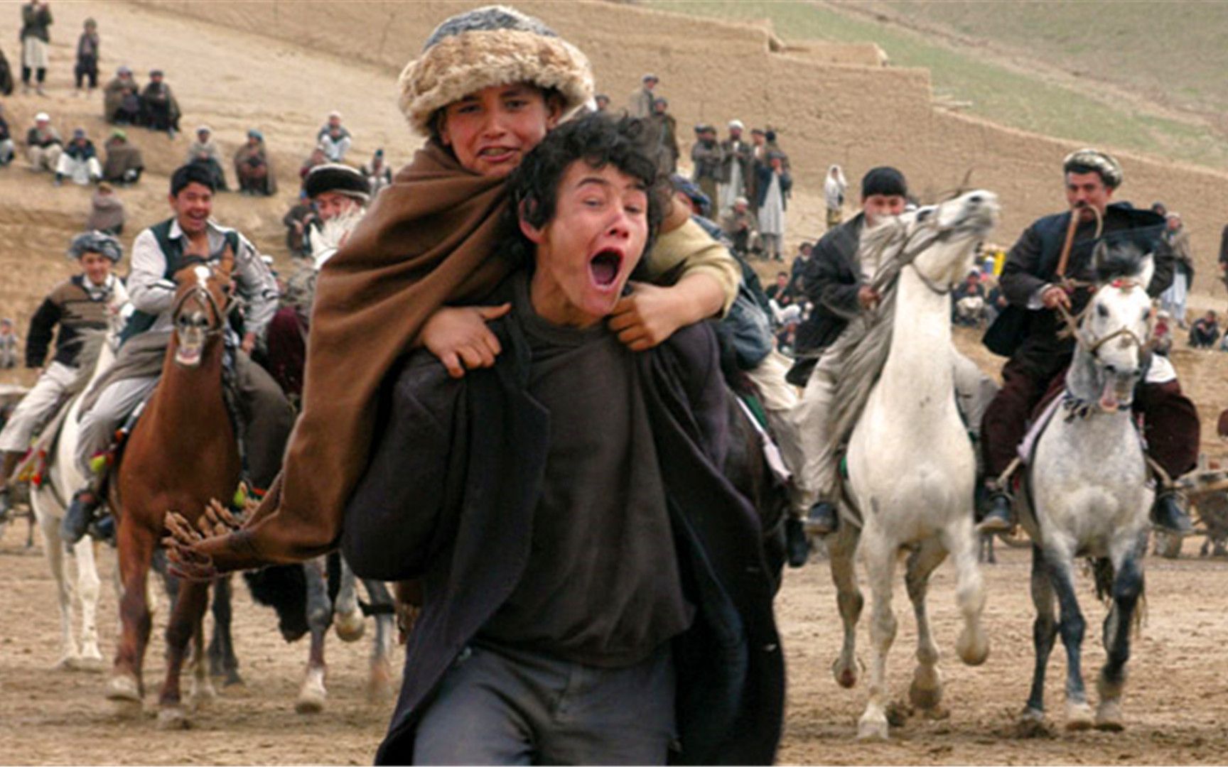 只为一天一元钱,穷人被钉上马蹄,被富人当马骑,伊朗高分电影_哔哩哔哩