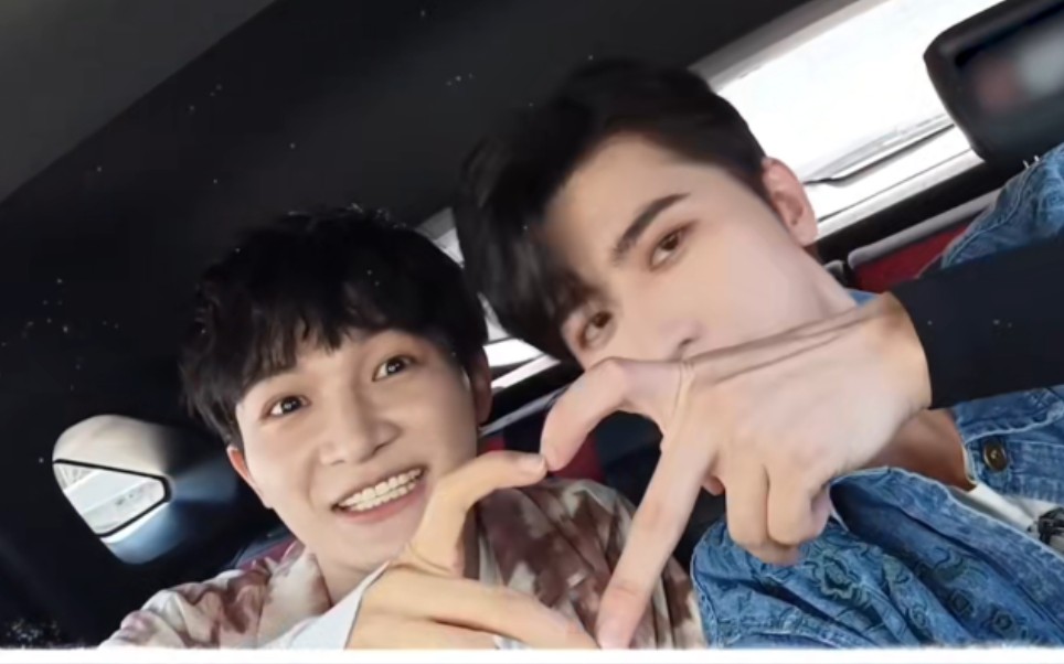 周深x蔡徐坤什么叫我想邀请深深跳hugme啊啊啊啊啊啊好甜好甜