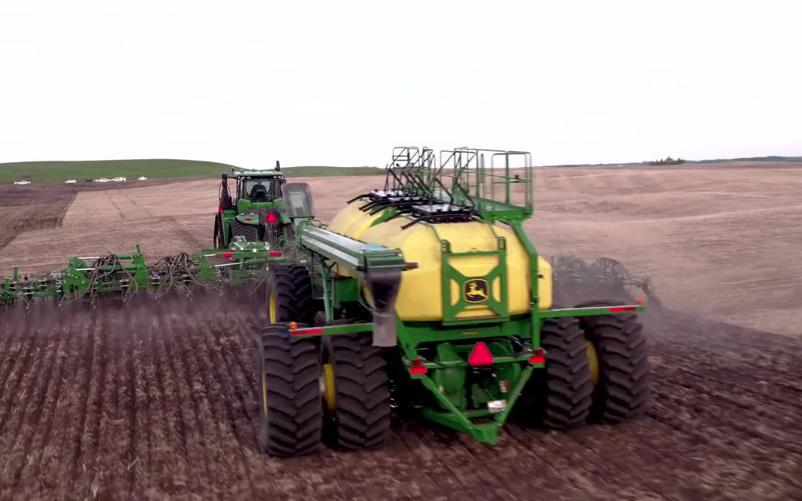 约翰迪尔巨型播种机,先进农机典范,美农幸福指数高