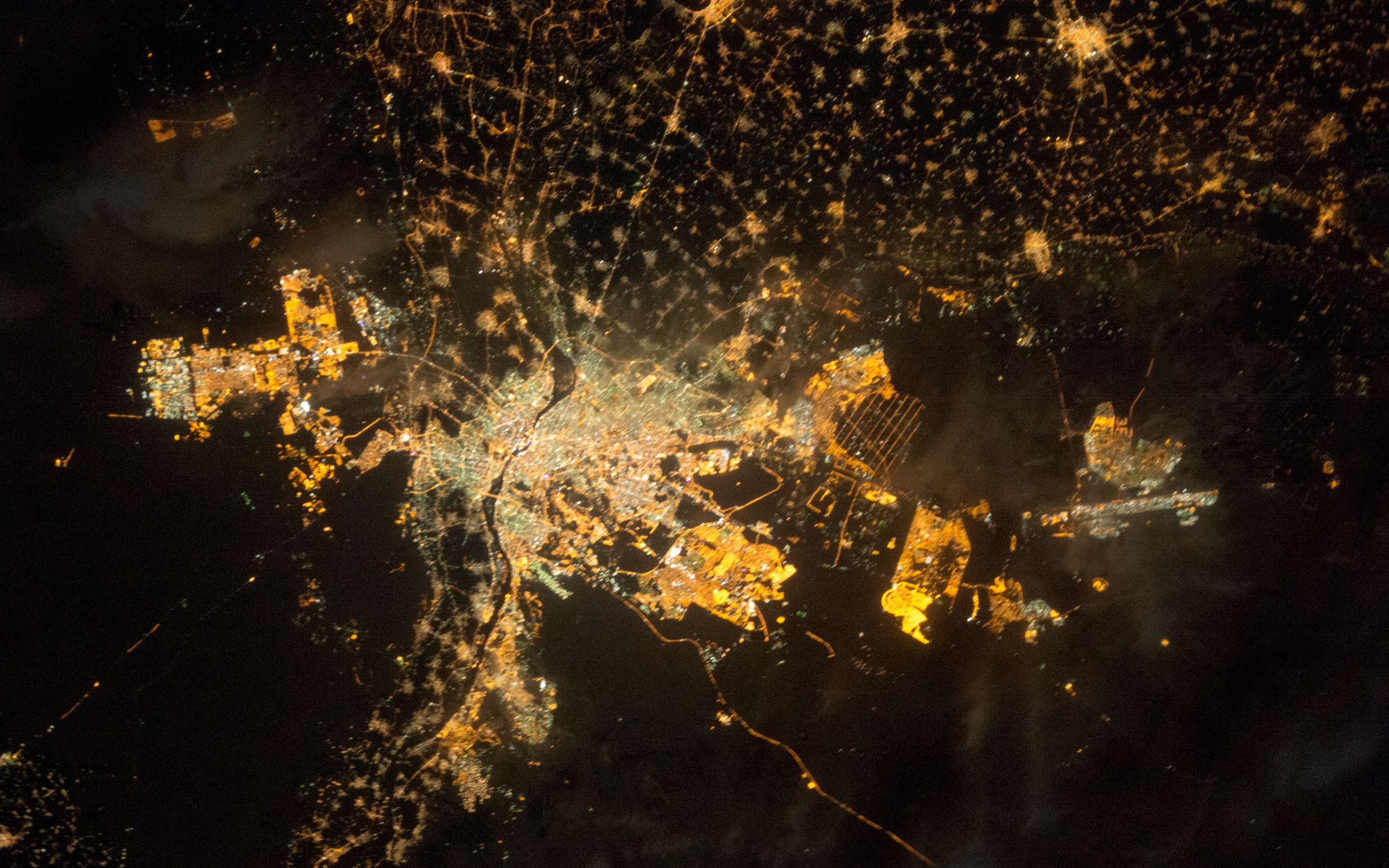 从太空看地球开罗城市夜景灯光