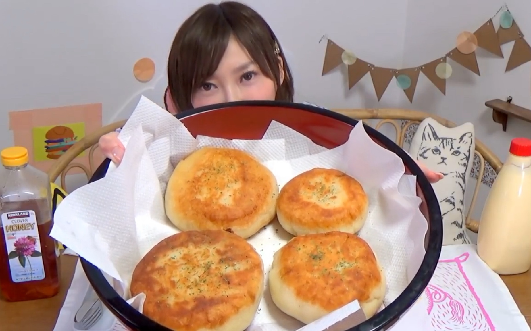 【木下求饱】日本萌妹纸大胃王教你做芝士馅饼!会拉丝喔